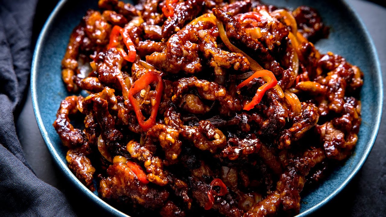 The Crispiest, Tastiest Crispy Chilli Beef EVER! Chili Chili